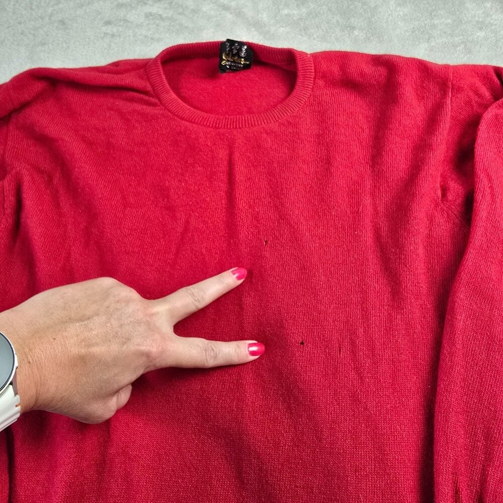 Vintage Cashmere Sweater Womens 38 Small Red Snow Lotus Soft FLAW Cutter Piece - Picture 12 of 15